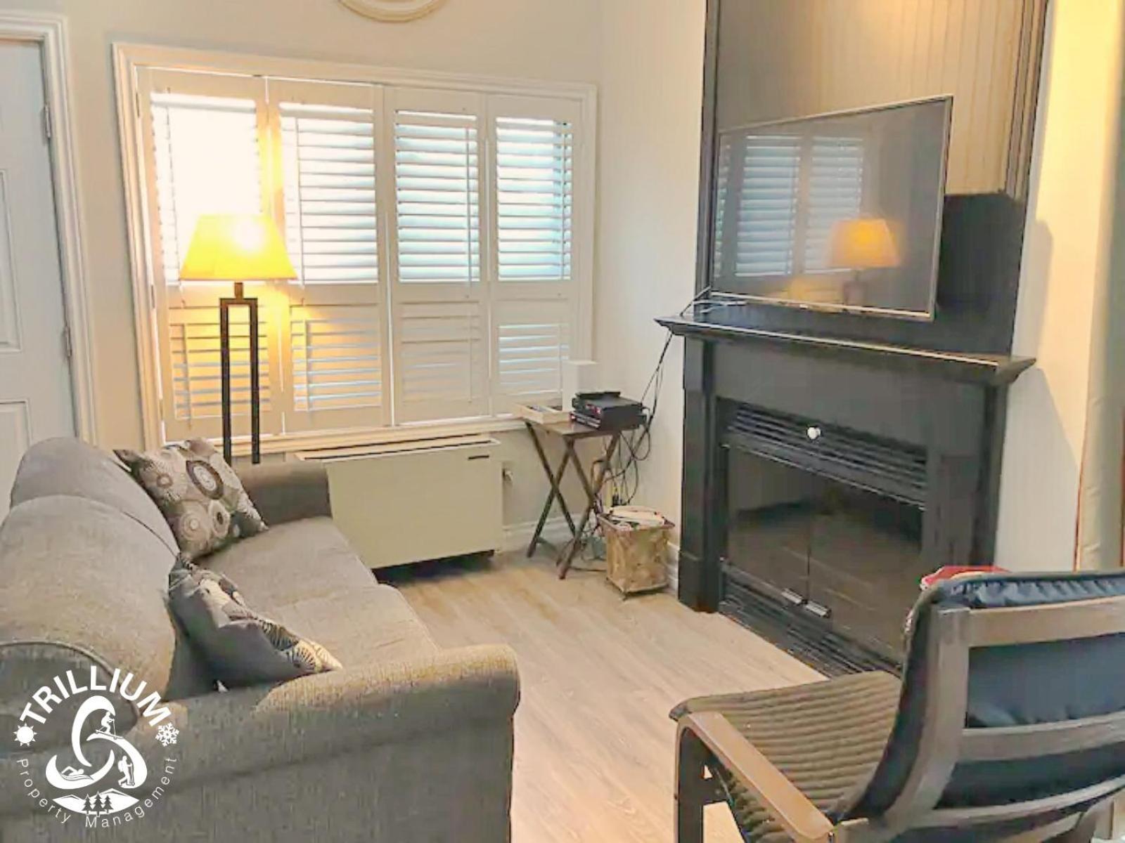Blue Mountain, Collingwood - Loft Condo, Sleeps 4 Blue Mountains Exterior photo