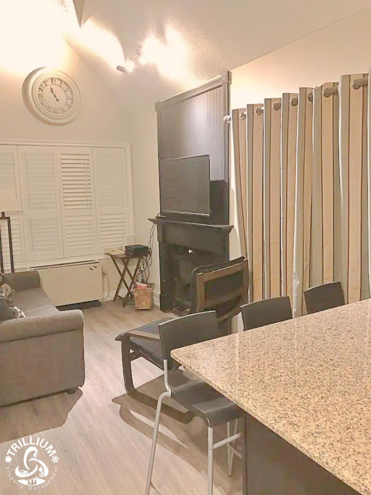Blue Mountain, Collingwood - Loft Condo, Sleeps 4 Blue Mountains Exterior photo