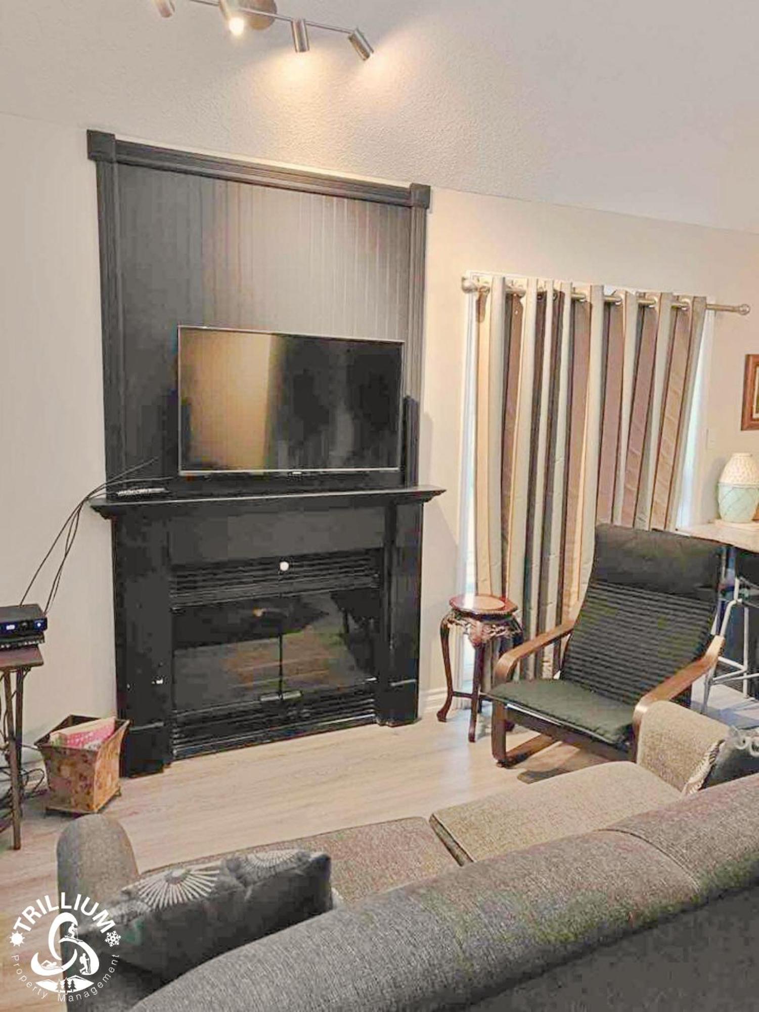 Blue Mountain, Collingwood - Loft Condo, Sleeps 4 Blue Mountains Exterior photo
